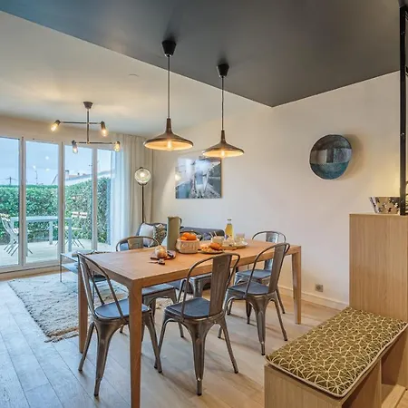 Beltza Rent A Modern With Terrace And Garden In Μπιαρίτζ