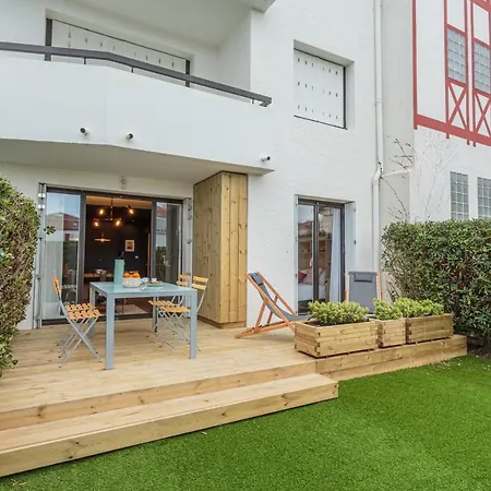 Beltza Rent A Modern With Terrace And Garden In Διαμέρισμα Μπιαρίτζ